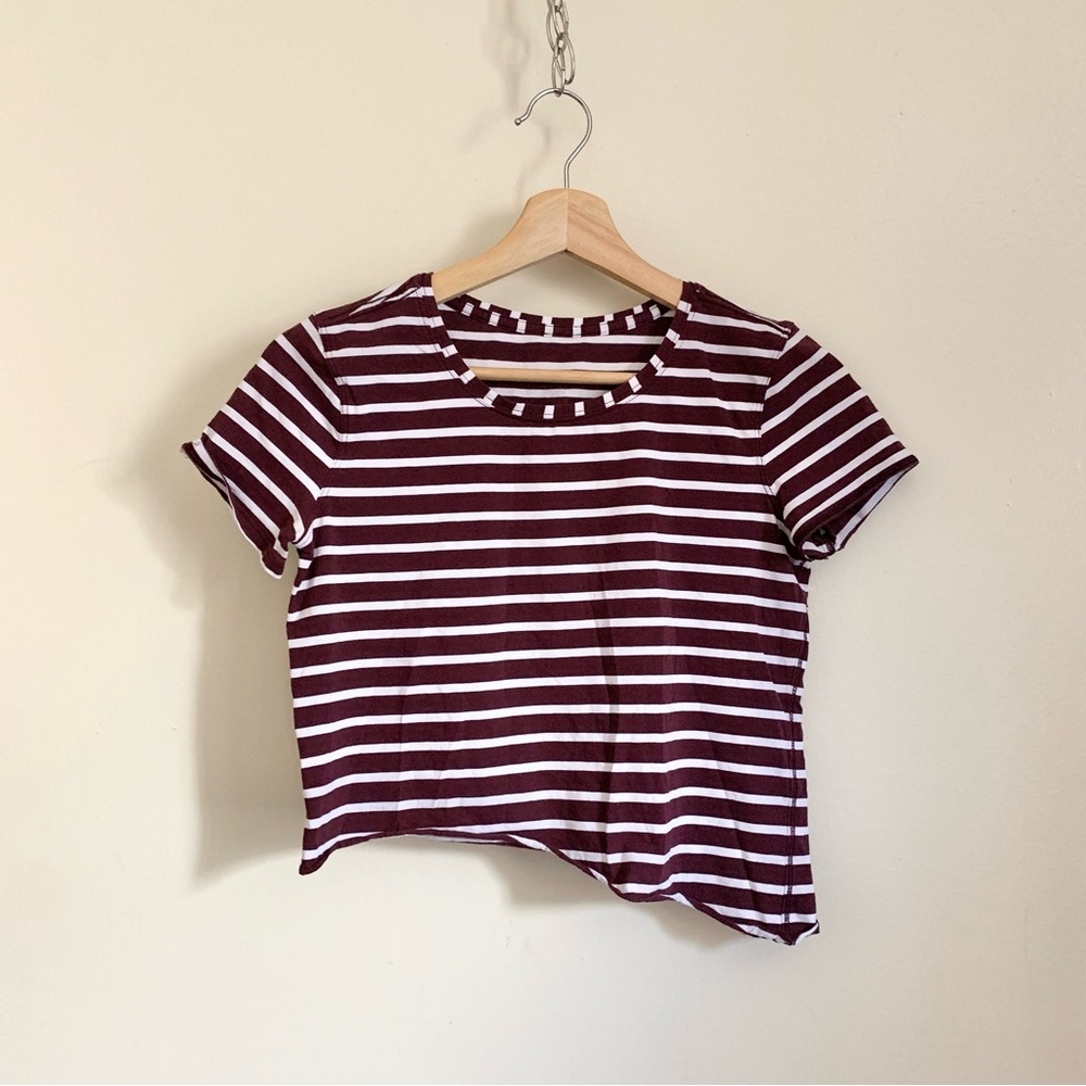 ❤️ 3/50 Lululemon Burgundy White Stripe Sleeveless Crop Top US Small